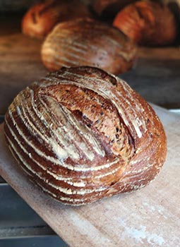 farro, ekşi mayalı geleneksel ekmek